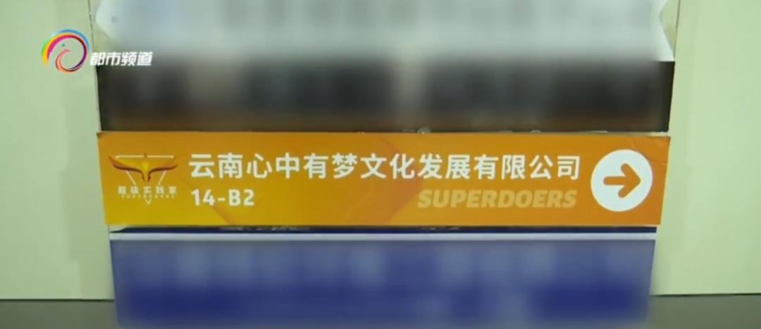 DƬ